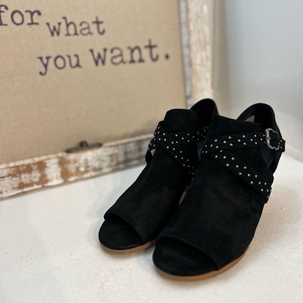 Rocket Dog open toed shoes with heel